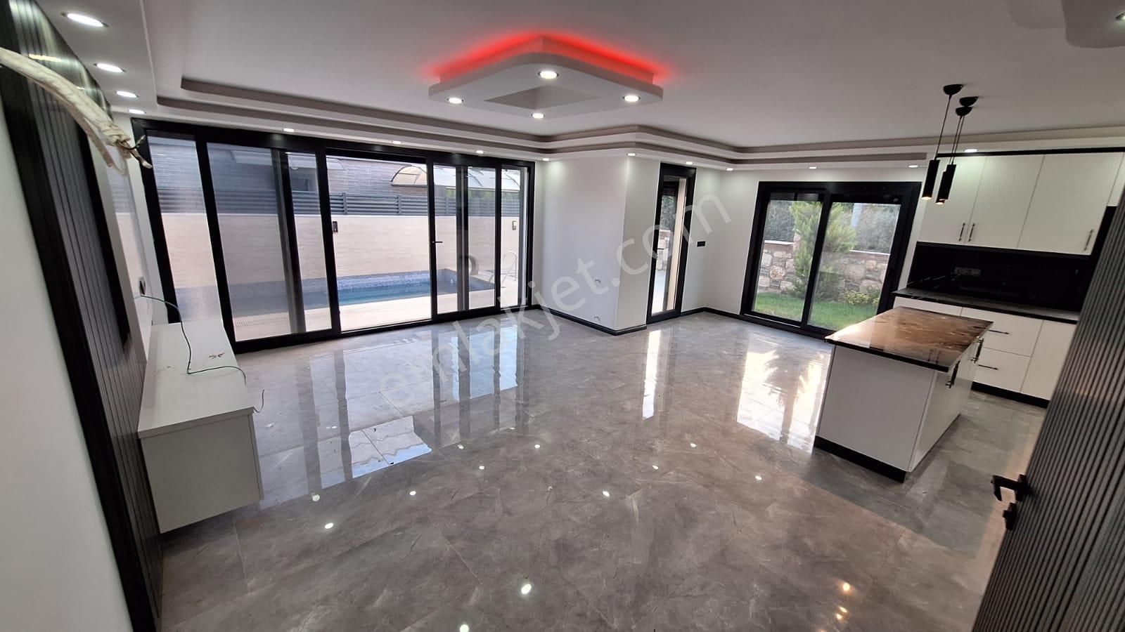 Didim Yeşilkent Yolunda 3+1 Ön Cepheli Havuzlu Müstakil Girişli Otoparklı Villamız Satışdadır - Görsel 13