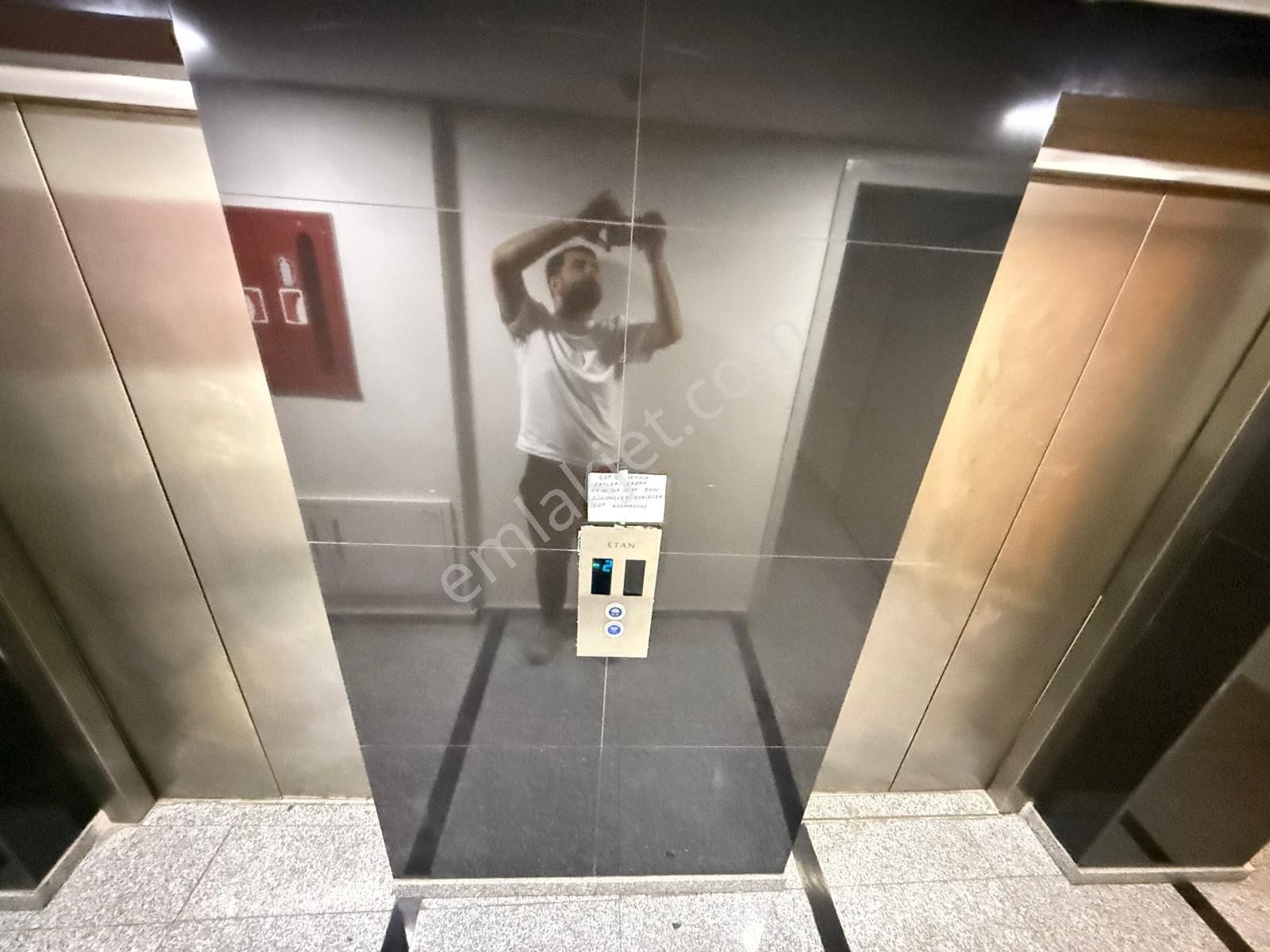 Çok Acil Cadde Üzeri Rezidans+çift Cephe Ayrı Mutfaklı Full Eşyalı 2+1 Arakat - Görsel 26