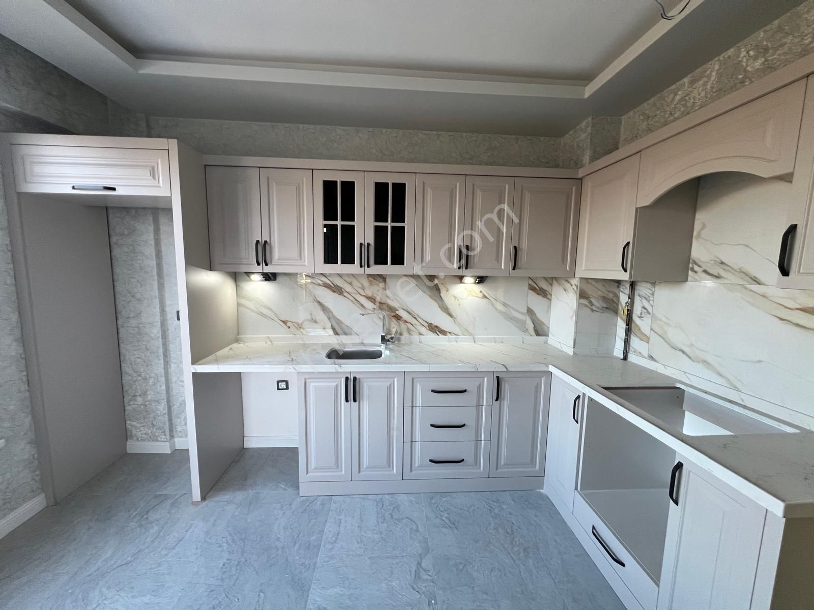 Korcan Caddesi Ultra Lüx Sıfır 3+1 Daireler