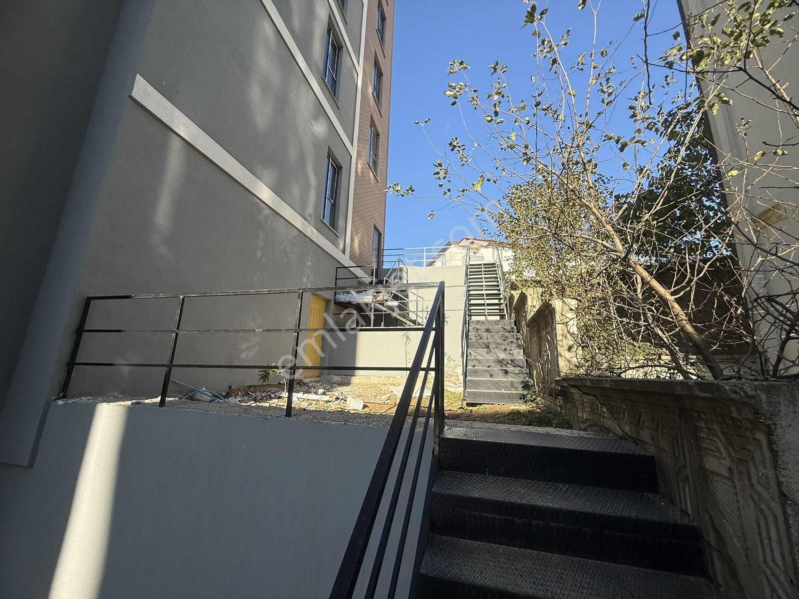 Damla Emlak'tan Saniye Hatun Cami Arkası Geniş 1+1 Arakat - Görsel 11