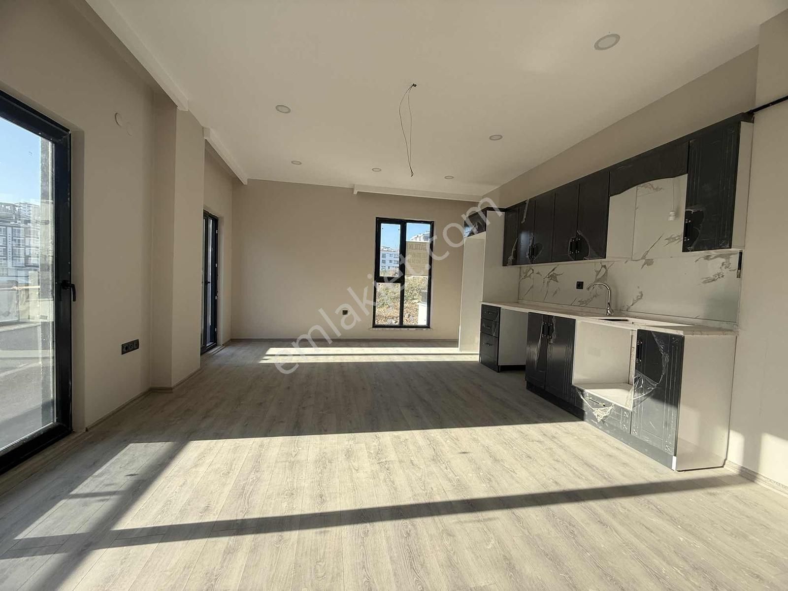 Damla Emlak'tan Saniye Hatun Cami Arkası Geniş 1+1 Arakat - Görsel 26