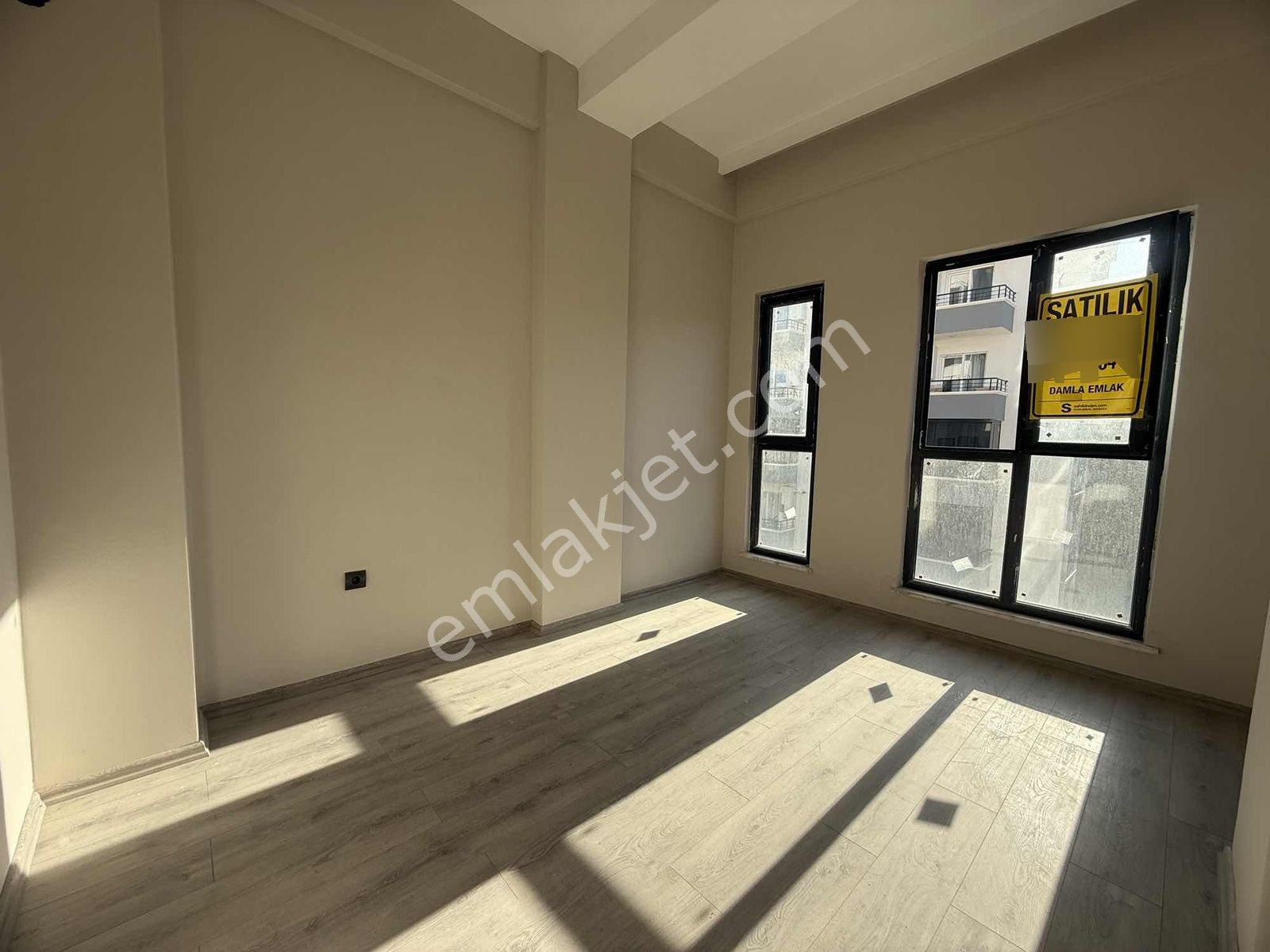 Damla Emlak'tan Saniye Hatun Cami Arkası Geniş 1+1 Arakat - Görsel 9