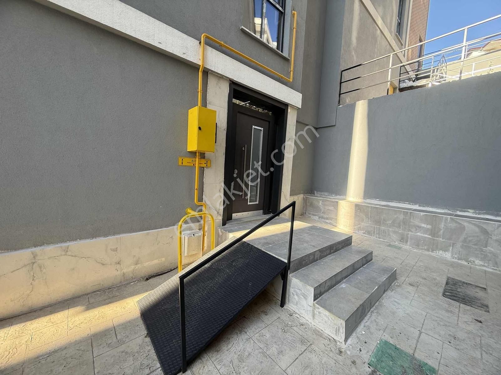 Damla Emlak'tan Saniye Hatun Cami Arkası Geniş 1+1 Arakat - Görsel 14