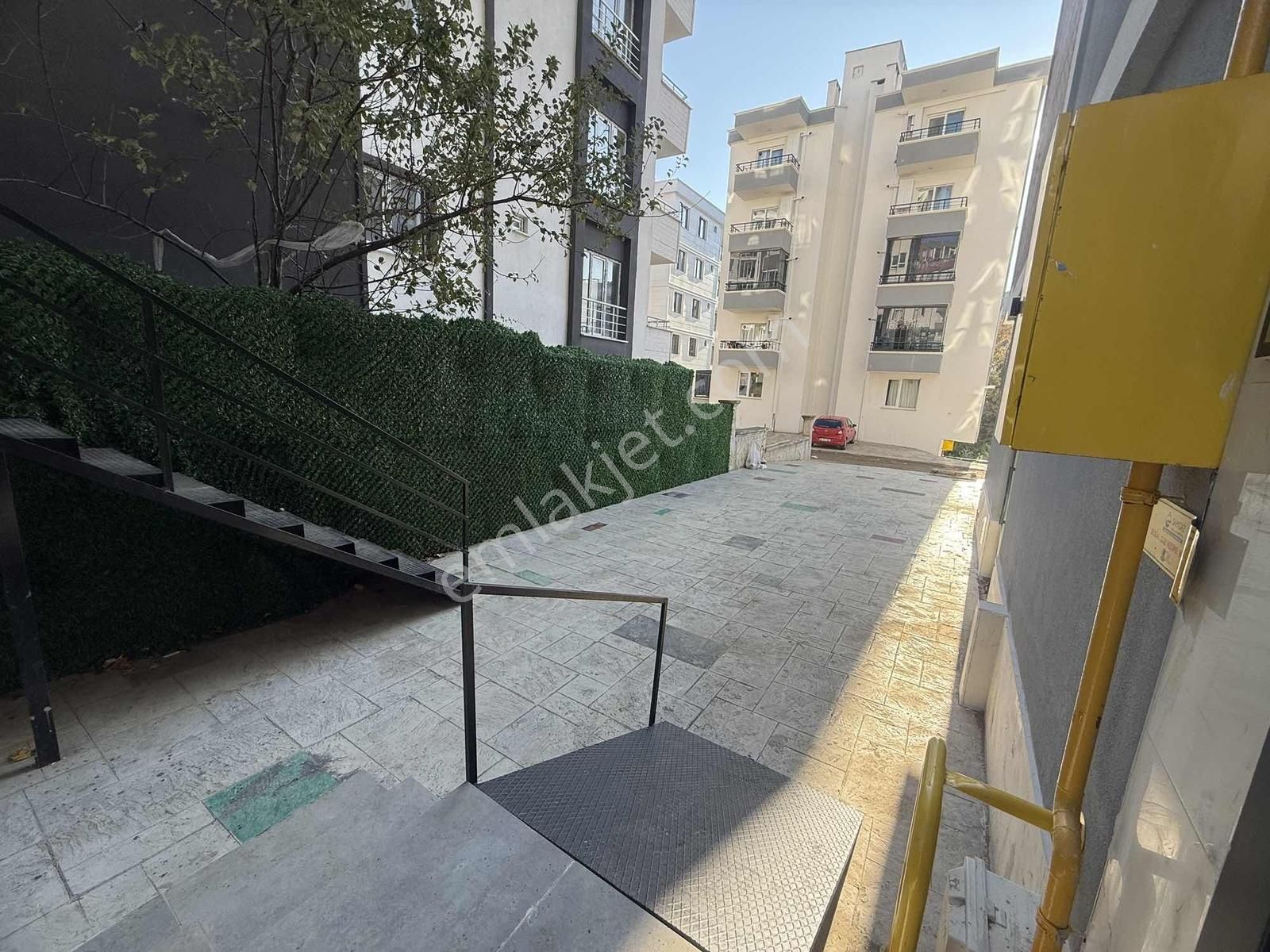 Damla Emlak'tan Saniye Hatun Cami Arkası Geniş 1+1 Arakat - Görsel 21