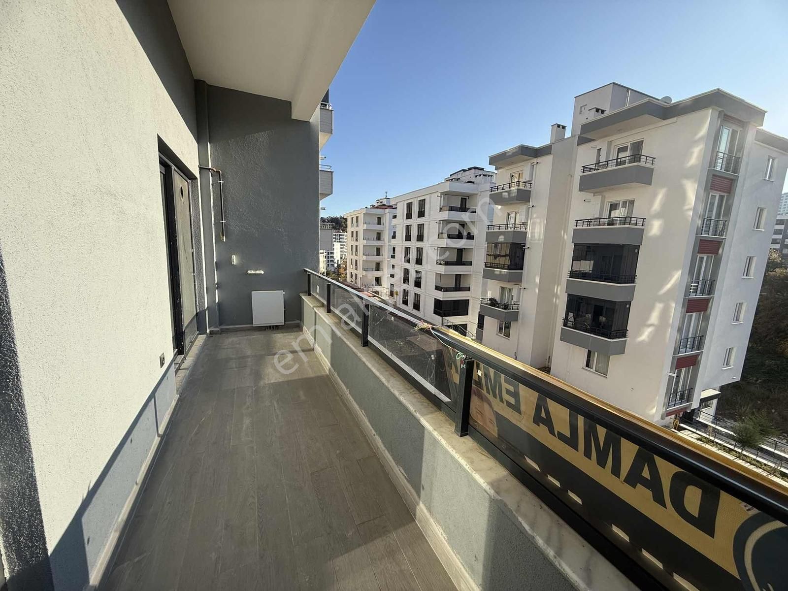 Damla Emlak'tan Saniye Hatun Cami Arkası Geniş 1+1 Arakat - Görsel 15