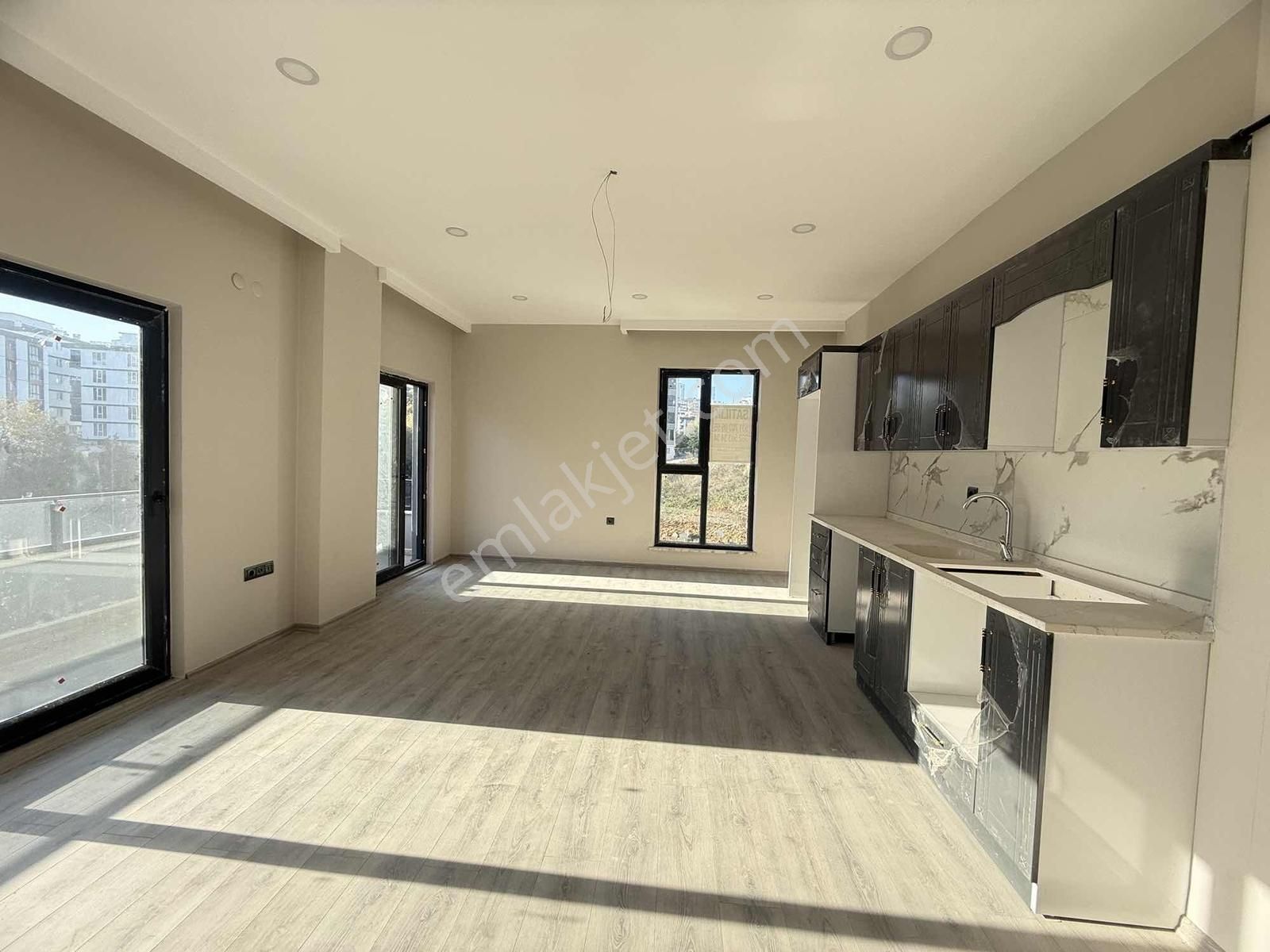 Damla Emlak'tan Saniye Hatun Cami Arkası Geniş 1+1 Arakat - Görsel 23