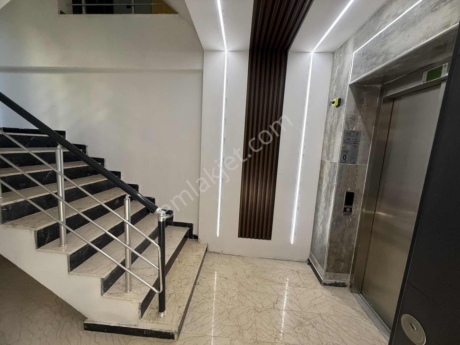 Damla Emlak'tan Saniye Hatun Cami Arkası Geniş 1+1 Arakat - Görsel 6