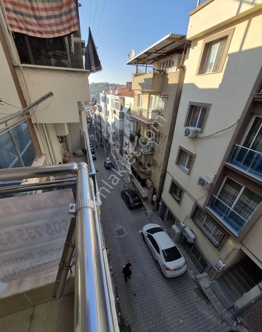 Buca Laleli Mah//uçanyolyakını//caddeye500met/arakat/10yılk//2+1 Daire - Görsel 17