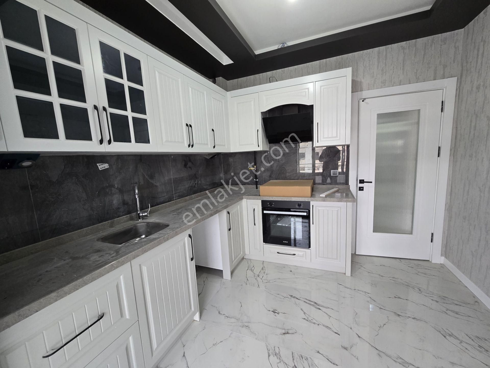 Kelebekler Vadisi Civarı 3+1 Sıfır Asansörlü Daireler