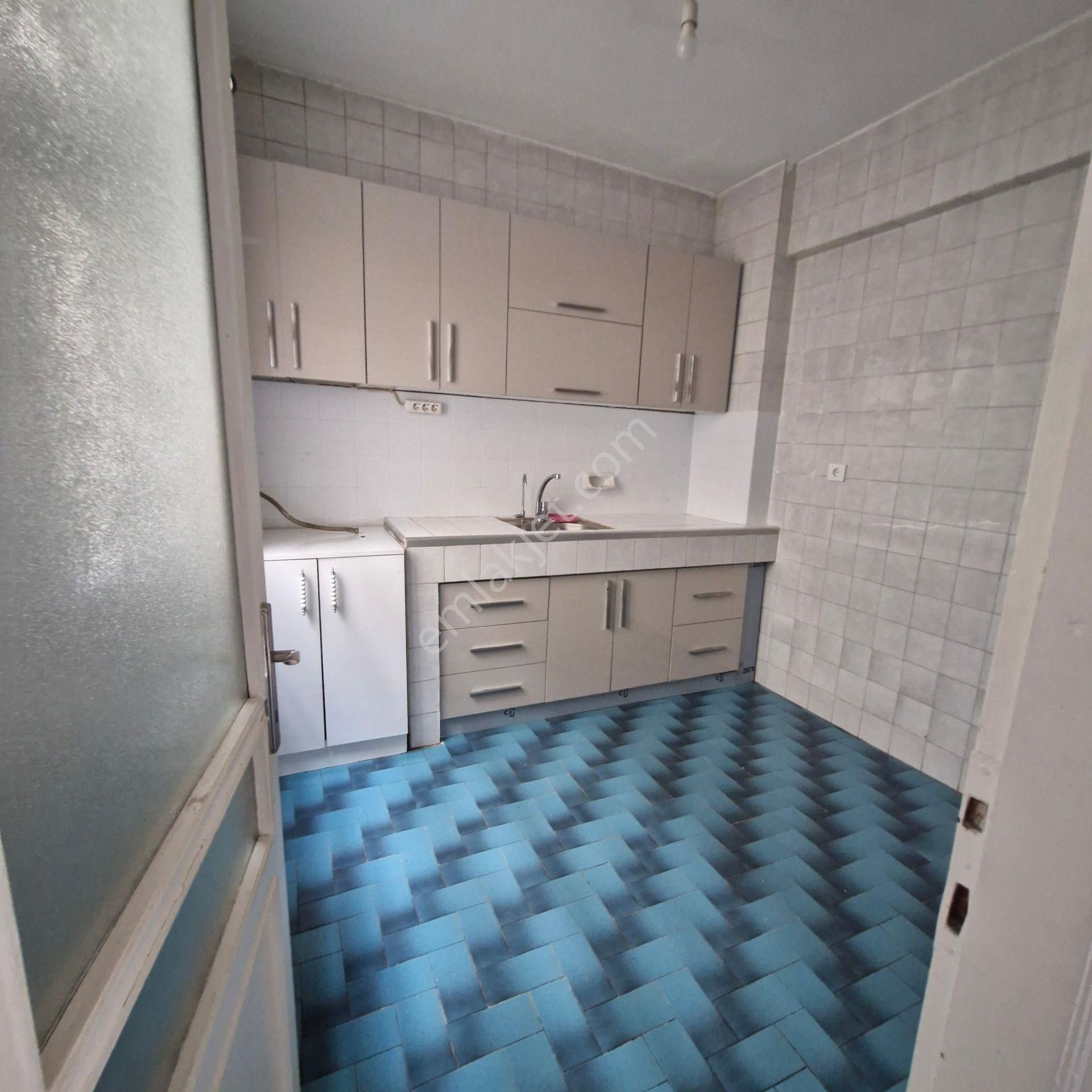 Akşenden Fatih Çapa Seyyidömer Alişirnevai Sokakta 4.son Kat 2+1 95m² Kiralık Daire - Görsel 31