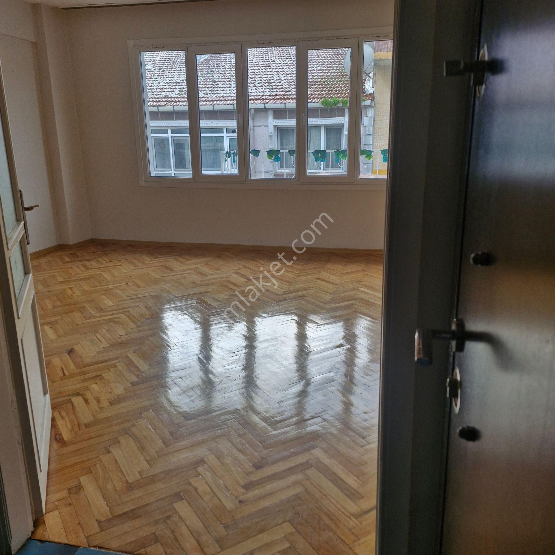 Akşenden Fatih Çapa Seyyidömer Alişirnevai Sokakta 4.son Kat 2+1 95m² Kiralık Daire - Görsel 2
