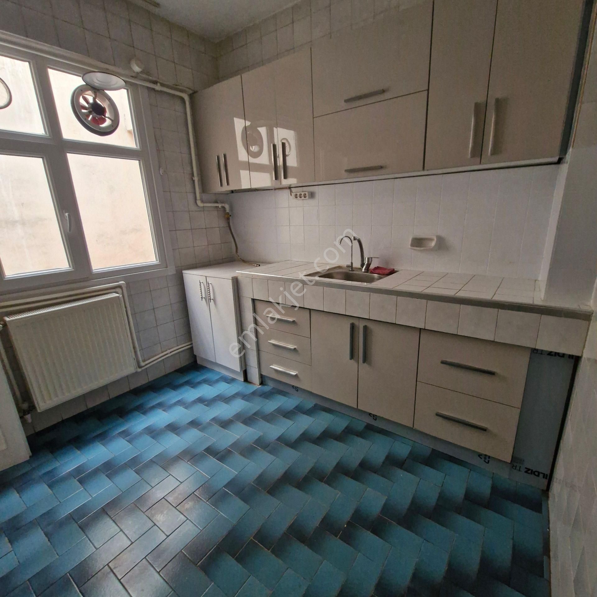 Akşenden Fatih Çapa Seyyidömer Alişirnevai Sokakta 4.son Kat 2+1 95m² Kiralık Daire - Görsel 32