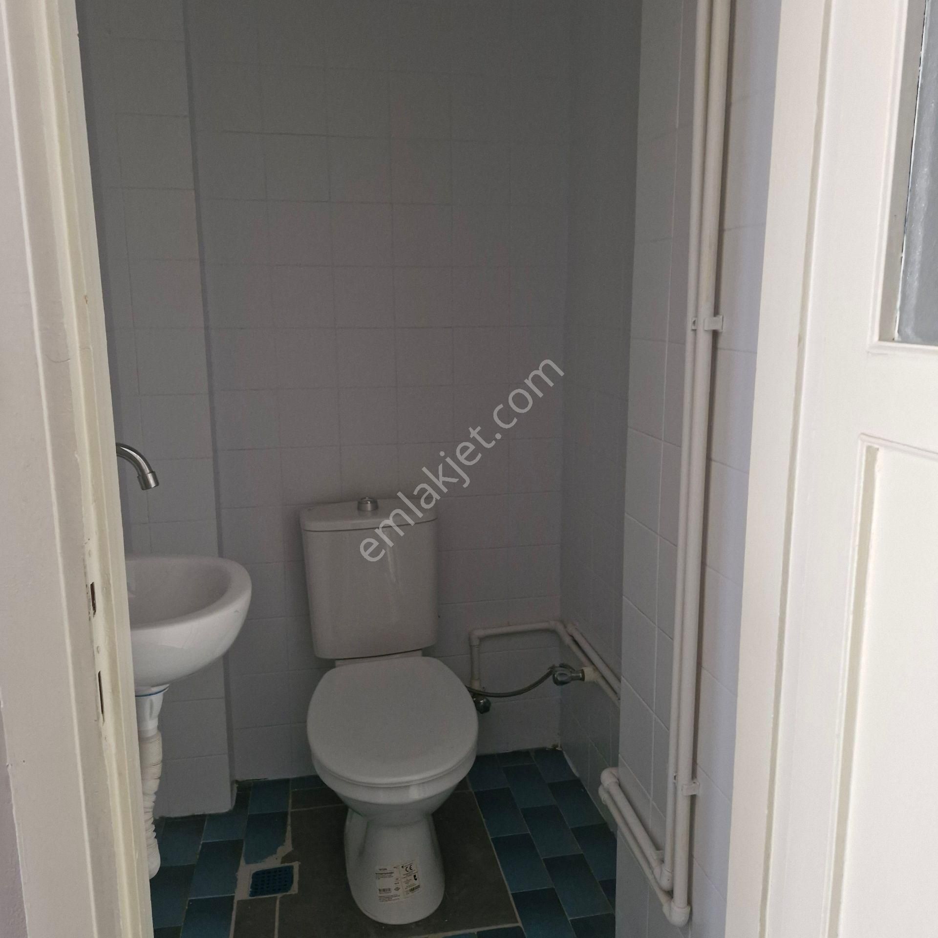 Akşenden Fatih Çapa Seyyidömer Alişirnevai Sokakta 4.son Kat 2+1 95m² Kiralık Daire - Görsel 17