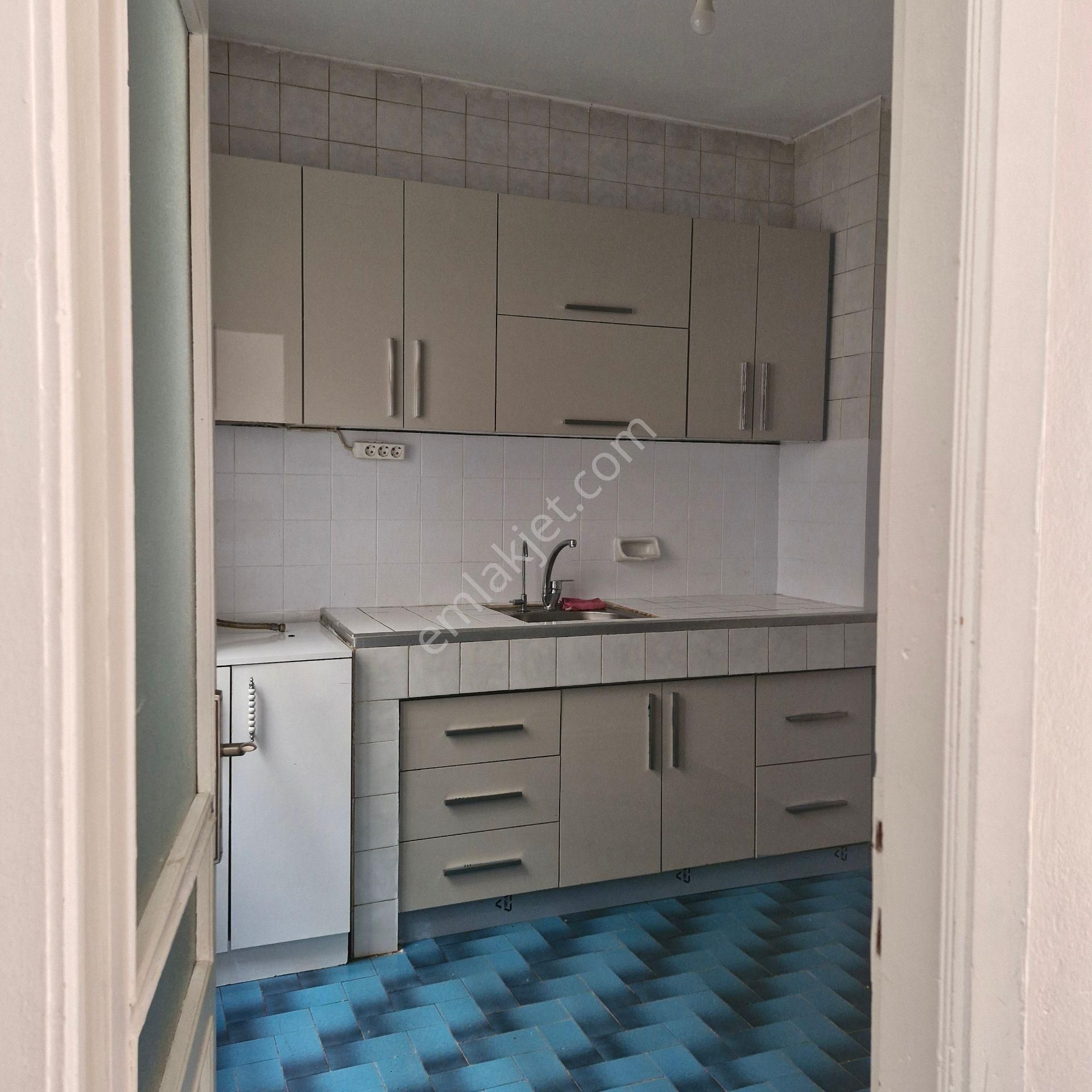 Akşenden Fatih Çapa Seyyidömer Alişirnevai Sokakta 4.son Kat 2+1 95m² Kiralık Daire - Görsel 13