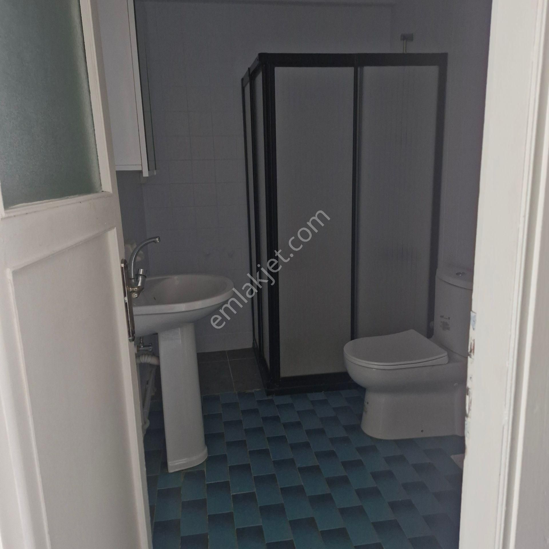 Akşenden Fatih Çapa Seyyidömer Alişirnevai Sokakta 4.son Kat 2+1 95m² Kiralık Daire - Görsel 16