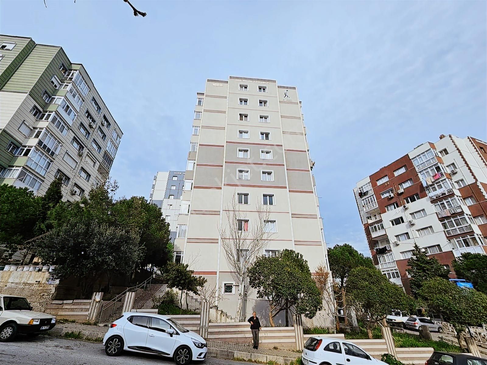 Bornova Evka4 Mah'de Sıfır Tadilatlı Kiralık 2+1 Daire