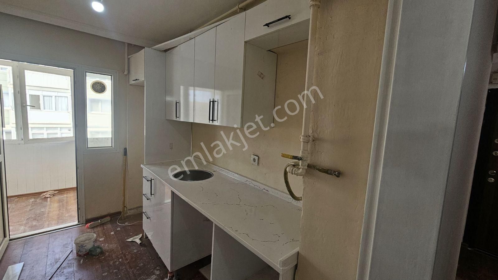 Bornova Evka4 Mah'de Sıfır Tadilatlı Kiralık 2+1 Daire - Görsel 22