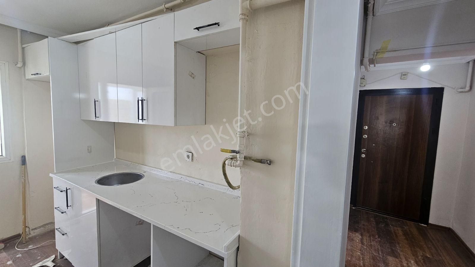 Bornova Evka4 Mah'de Sıfır Tadilatlı Kiralık 2+1 Daire - Görsel 20