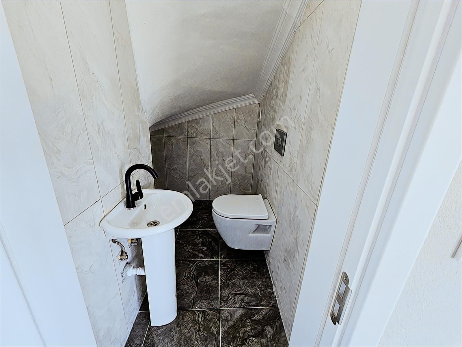 Denizden 4+1 Havuzlu , Ayrı Mutfaklı Lüks Villa-tanıtım Videolu - Görsel 22