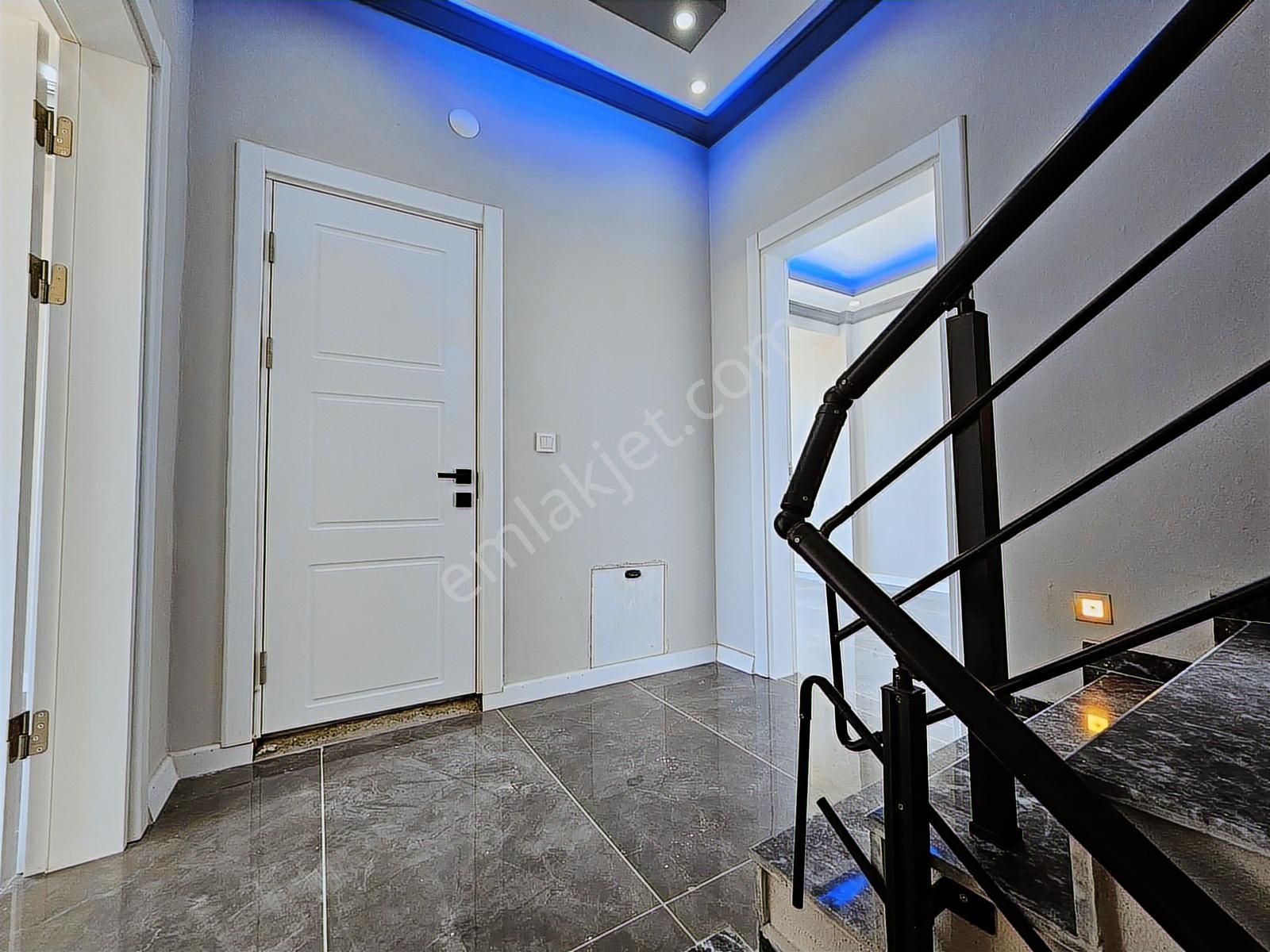 Denizden 4+1 Havuzlu , Ayrı Mutfaklı Lüks Villa-tanıtım Videolu - Görsel 15