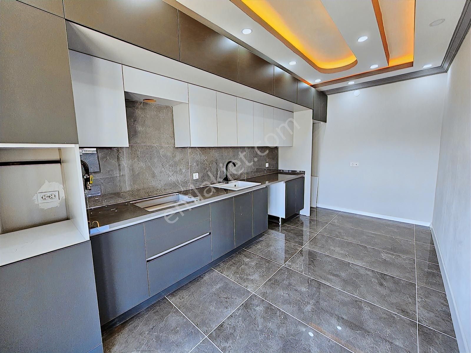 Denizden 4+1 Havuzlu , Ayrı Mutfaklı Lüks Villa-tanıtım Videolu - Görsel 2