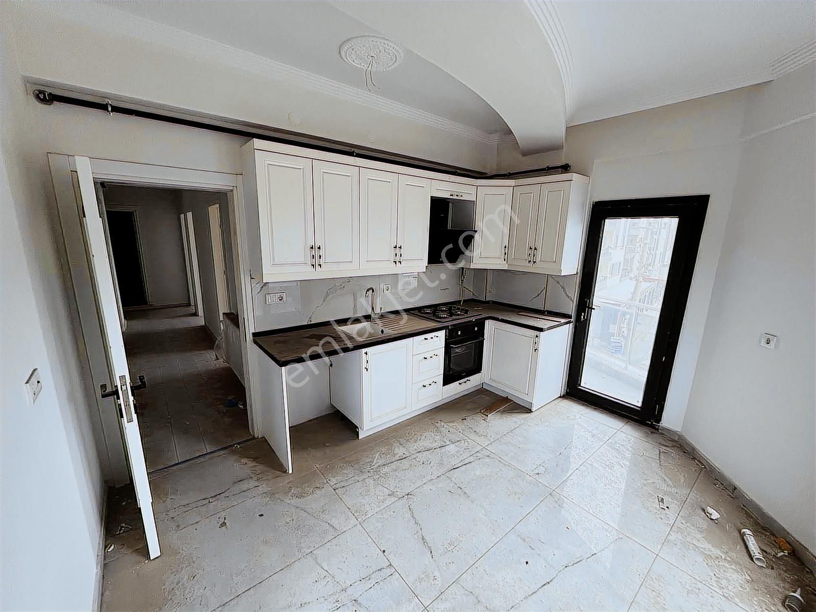 Menemen İsmet İnönüde Satılık 3+1