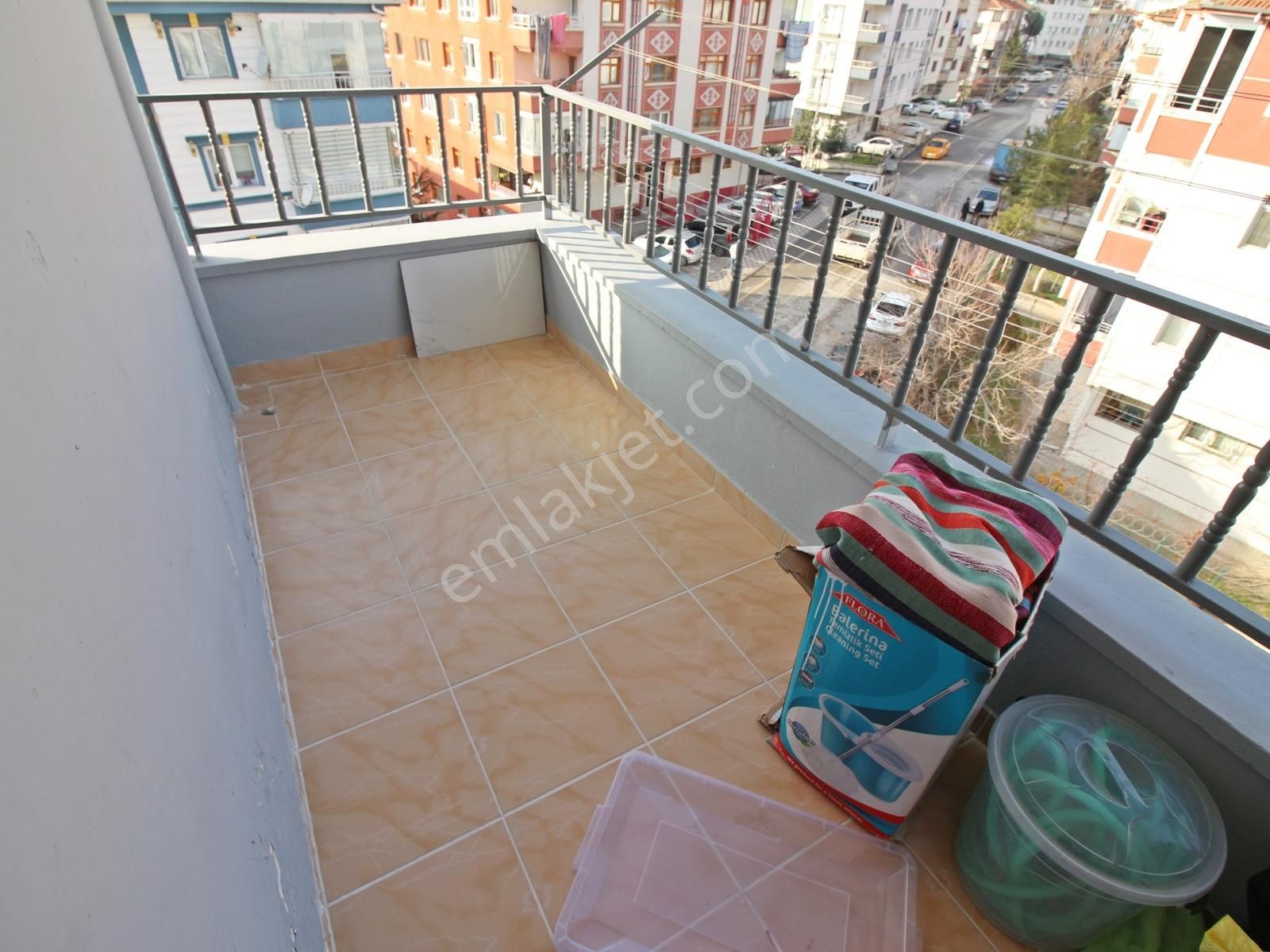 Atilla Eşer Cd. Yanı 3+1 Katta 135 M2 Komple Ön Cephe Köşe Daire - Görsel 5