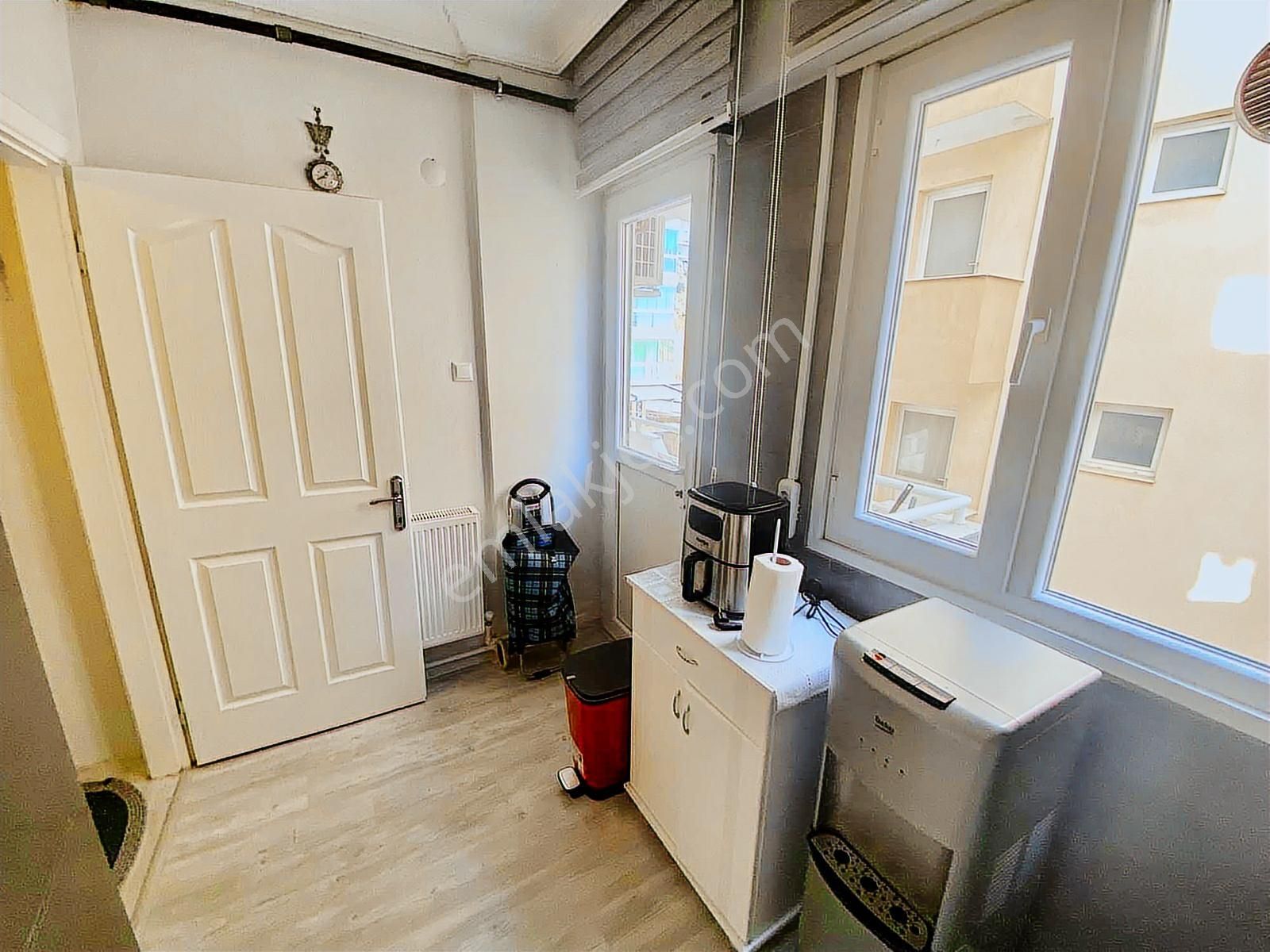 Kuşadası Merkezde Doğalgazlı Ayrı Mutfak 2+1 Satılık Daire - Görsel 11