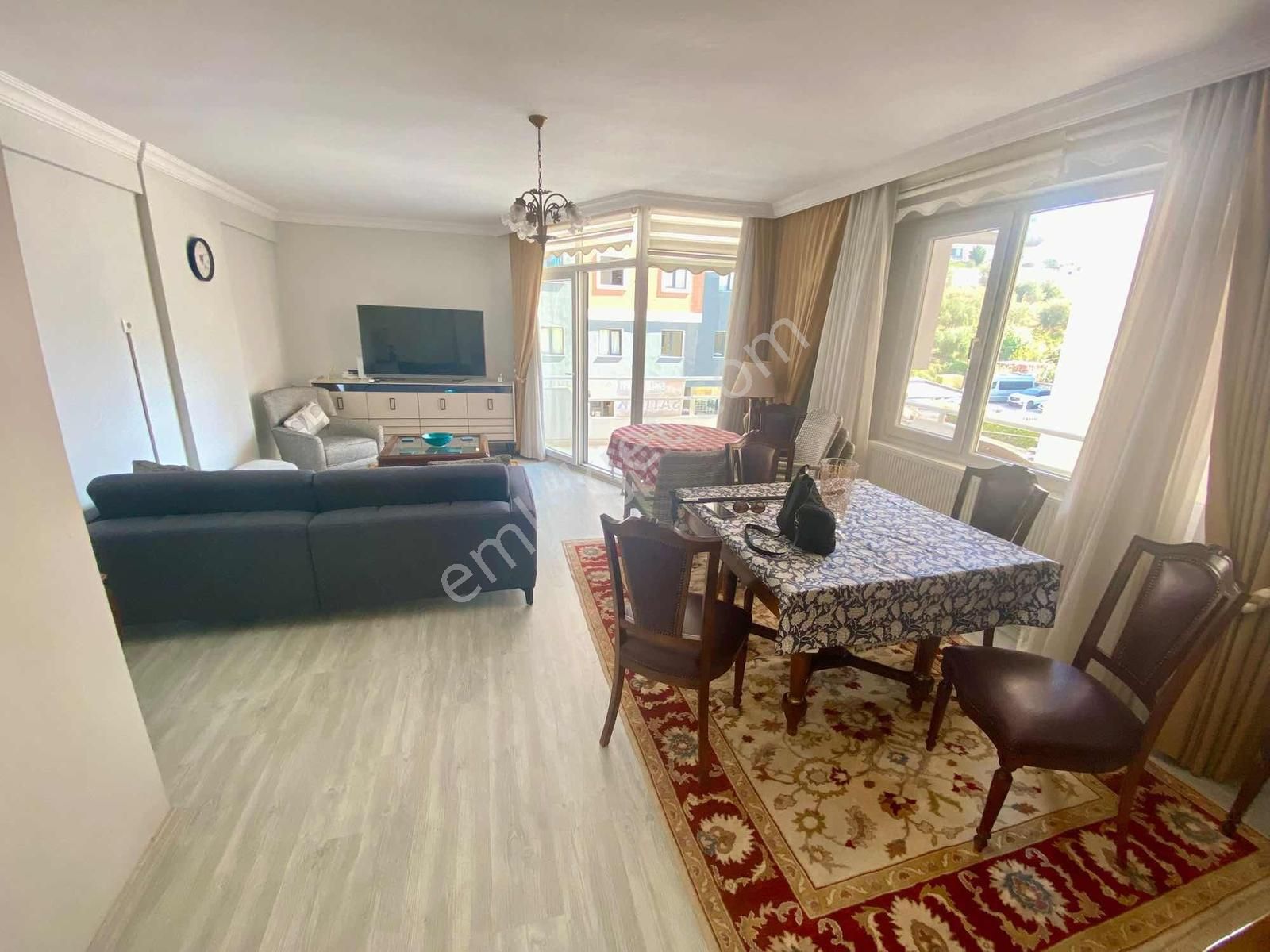 Kuşadası Merkezde Doğalgazlı Ayrı Mutfak 2+1 Satılık Daire - Görsel 15