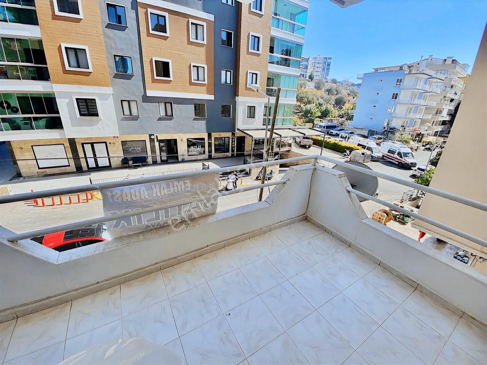 Kuşadası Merkezde Doğalgazlı Ayrı Mutfak 2+1 Satılık Daire - Görsel 4