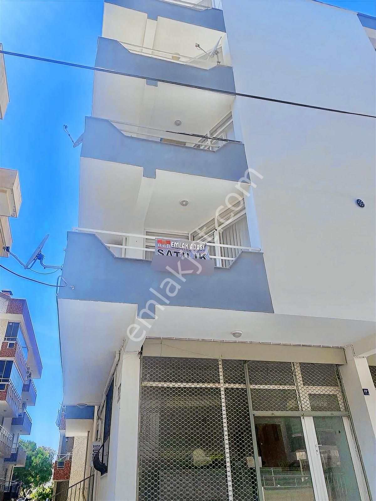 Kuşadası Merkezde Doğalgazlı Ayrı Mutfak 2+1 Satılık Daire - Görsel 12