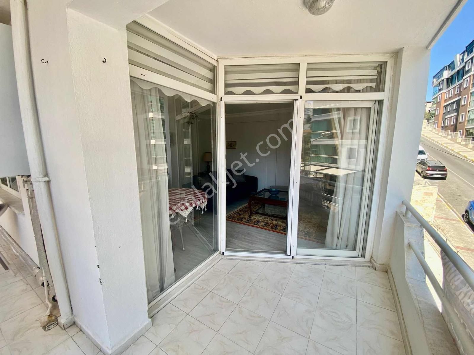 Kuşadası Merkezde Doğalgazlı Ayrı Mutfak 2+1 Satılık Daire - Görsel 20