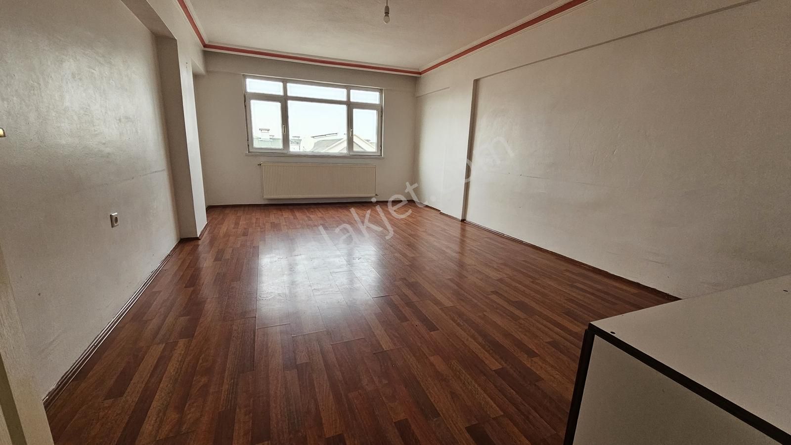 Etimesgut Merkez'de Ara Kat 3+1 110m2 Kiralık Daire