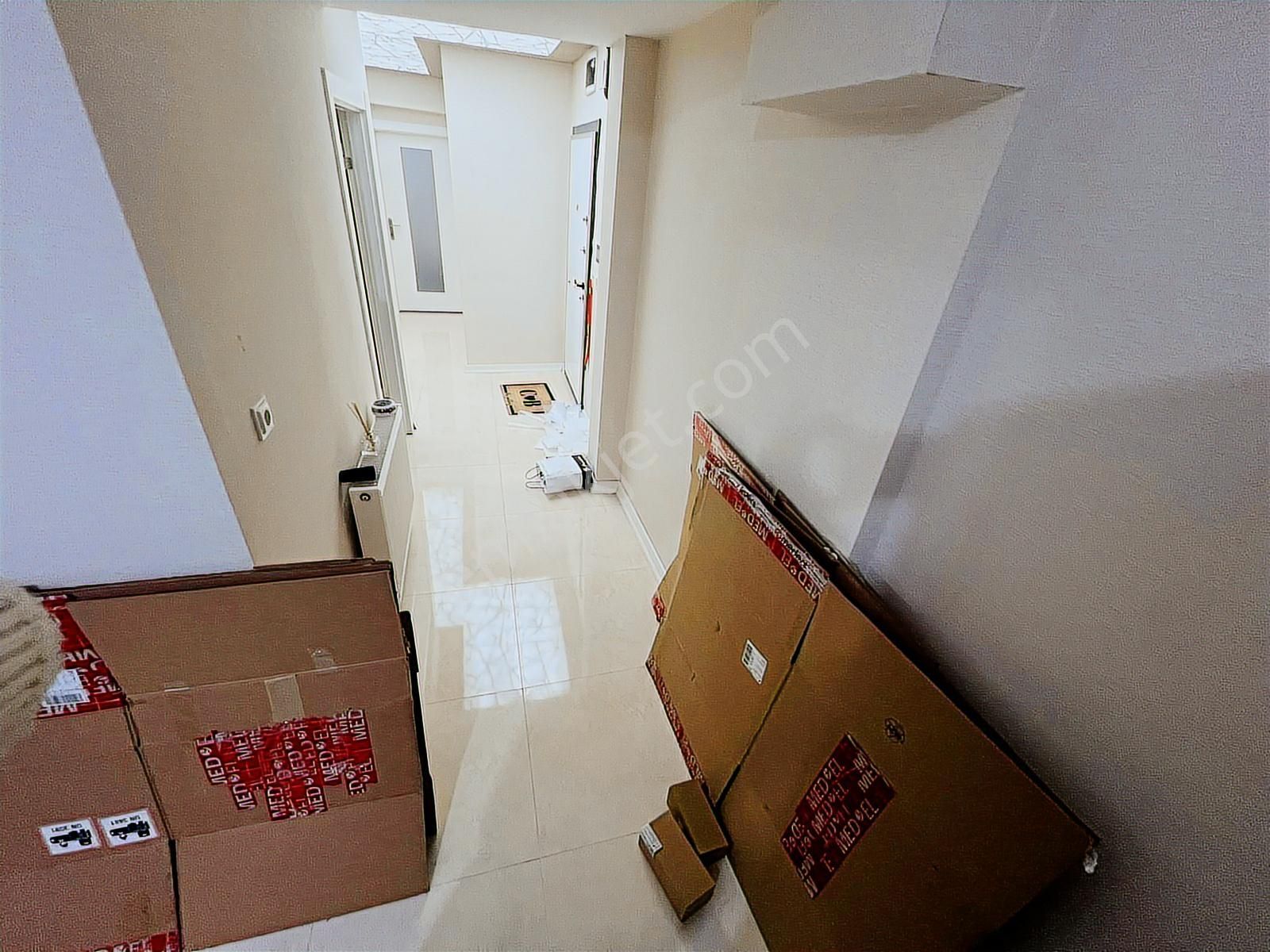 Beyaz'dan Karakeçili Cadde Yakını 3+1 Fırsat Dairesi - Görsel 13