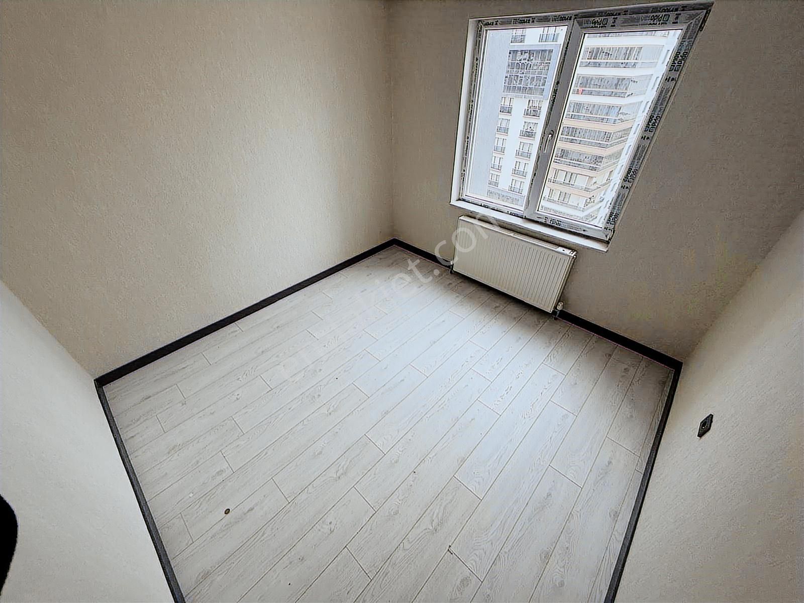 Beyaz'dan Merkezi Lokasyon Sitede Teras Balkonlu 4+1 - Görsel 5