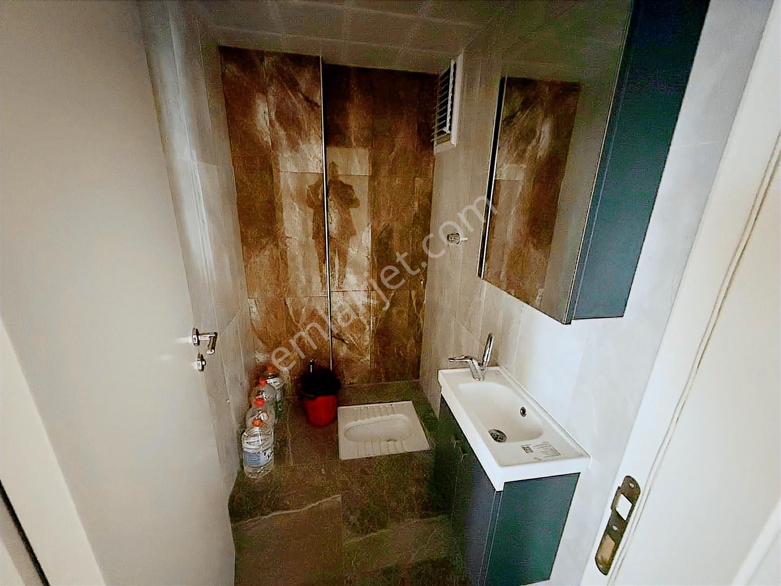 Beyaz'dan Merkezi Lokasyon Sitede Teras Balkonlu 4+1 - Görsel 25