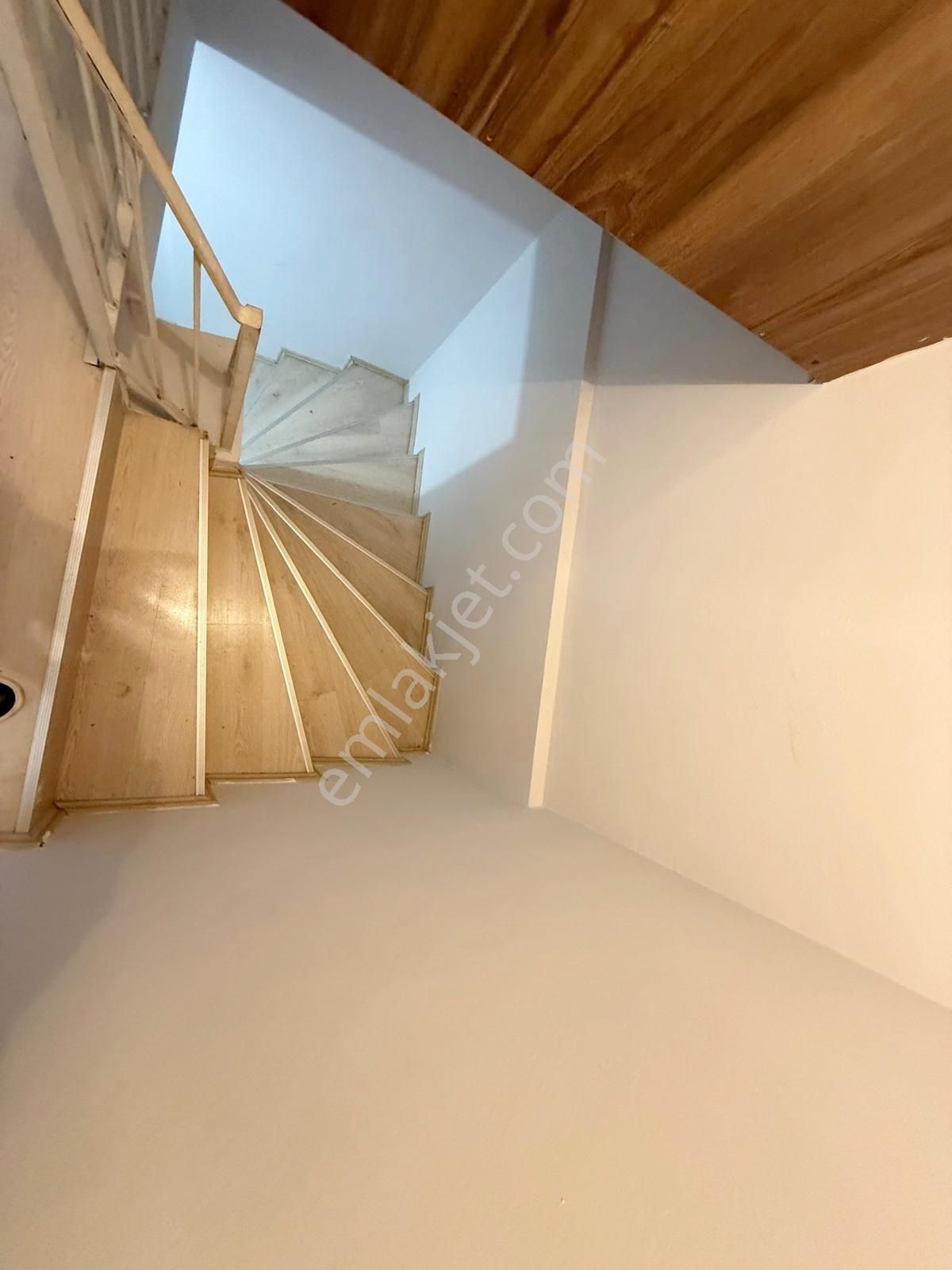 Beyaz'dan Batıkent Merkezi Lokasyonda Sitede 4+1 Triplex - Görsel 15