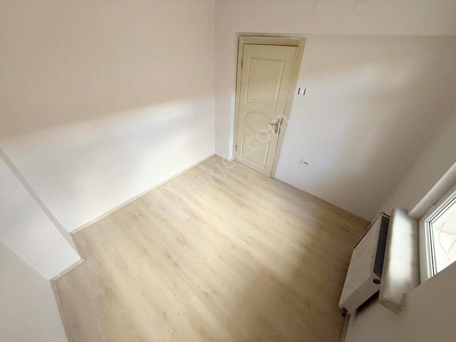 Beyaz'dan Batıkent Merkezi Lokasyonda Sitede 4+1 Triplex - Görsel 26