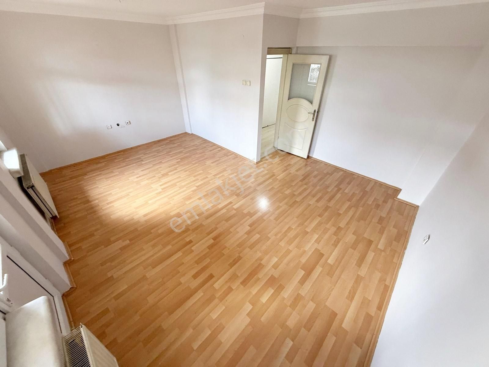 Beyaz'dan Batıkent Merkezi Lokasyonda Sitede 4+1 Triplex - Görsel 7