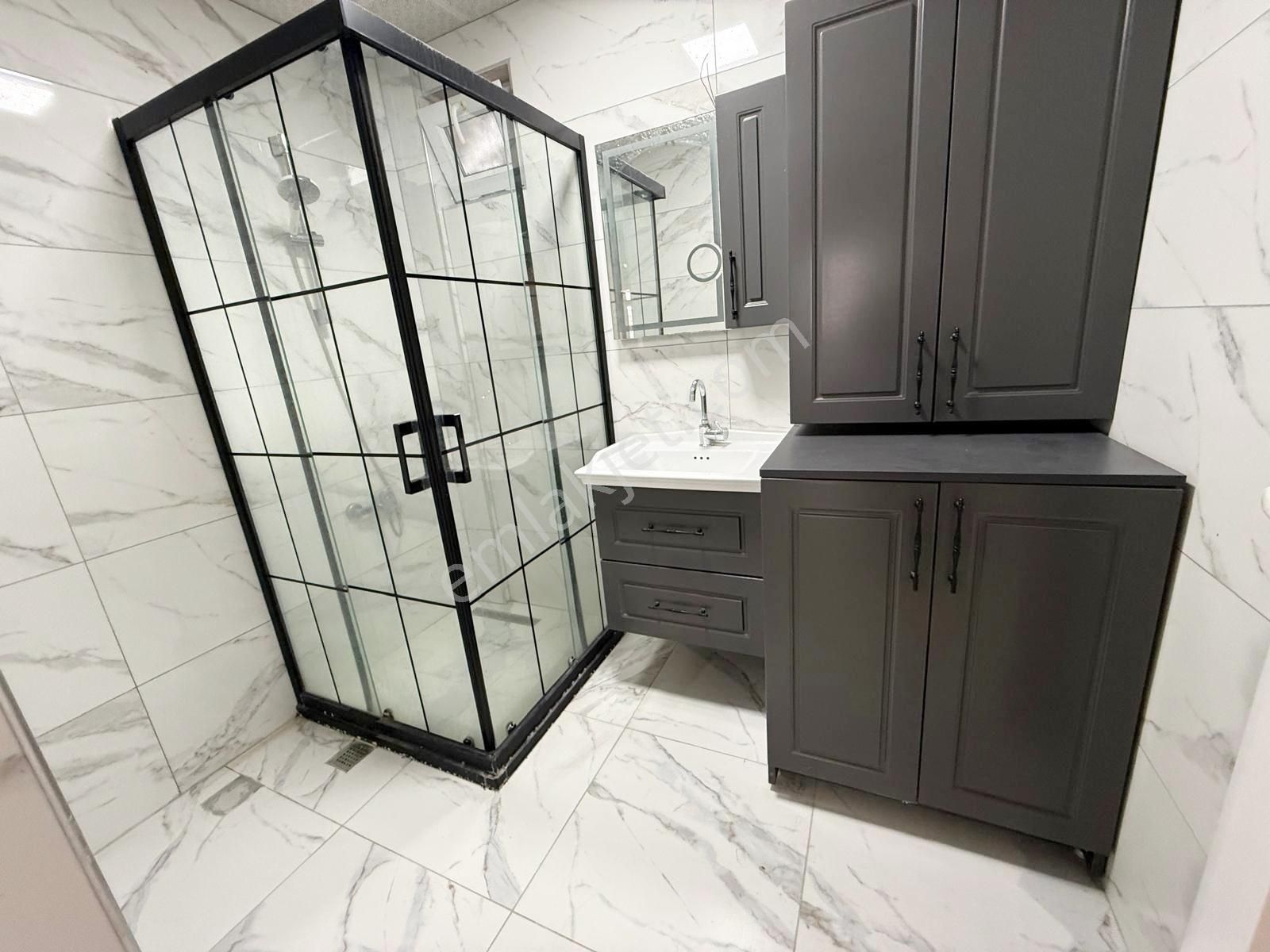 Beyaz'dan Batıkent Merkezi Lokasyonda Sitede 4+1 Triplex - Görsel 9