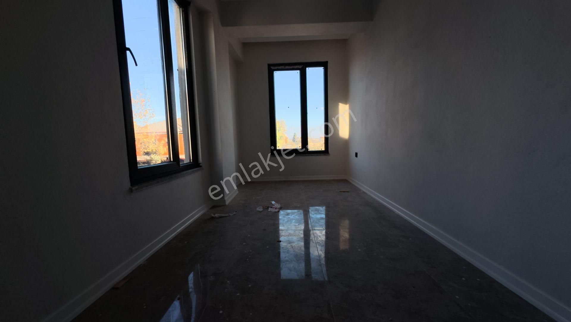 Sakarya Kocaalide Müstakil Bahçe Kullanımlı 3+1 Villa!!! - Görsel 20