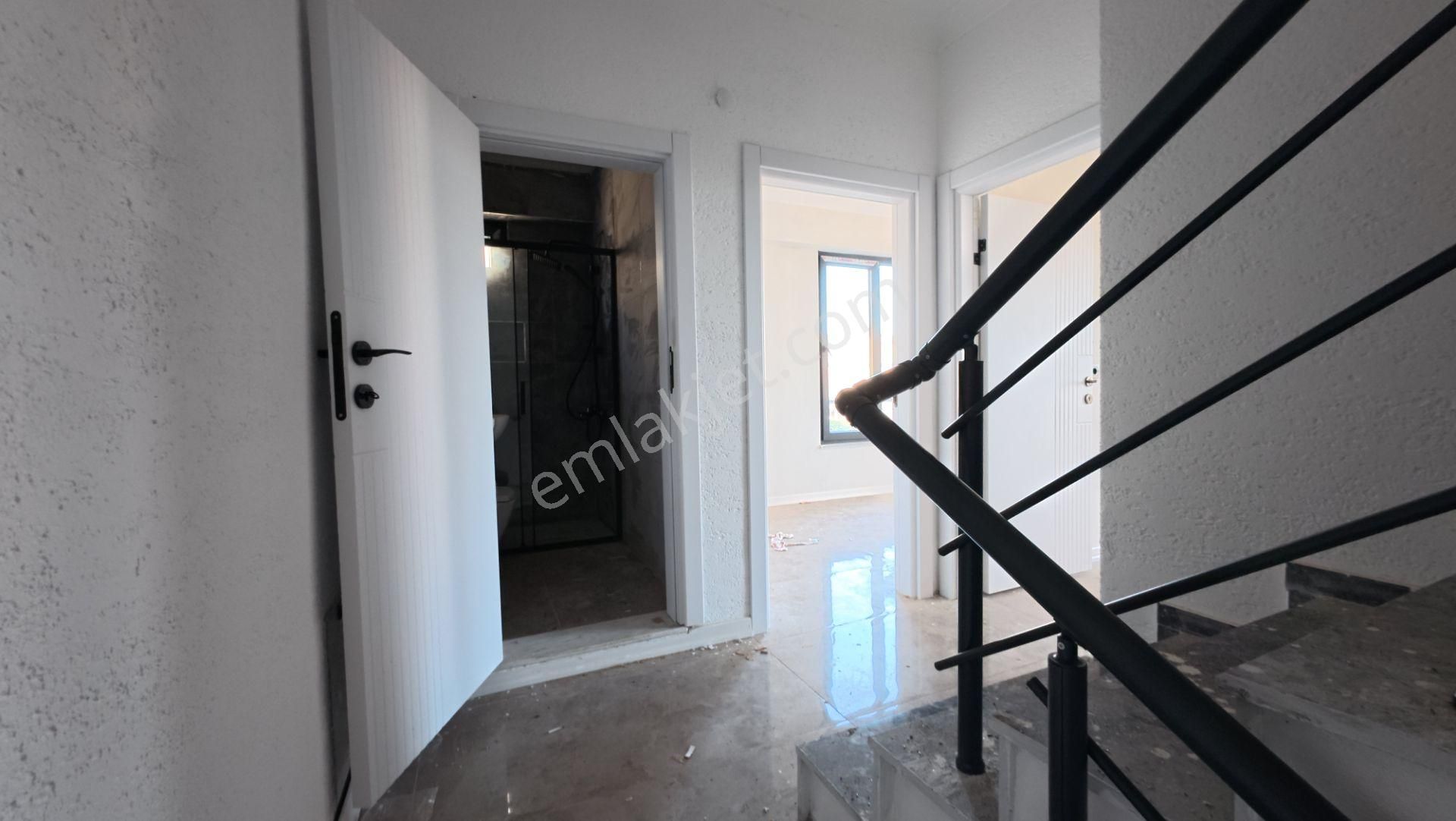 Sakarya Kocaalide Müstakil Bahçe Kullanımlı 3+1 Villa!!! - Görsel 18