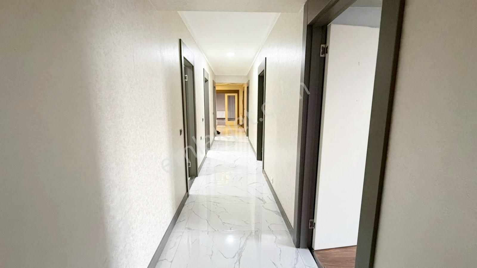 Beyaz'dan Ovacığın En Prestijli Sitesinden 4+1 - Görsel 27