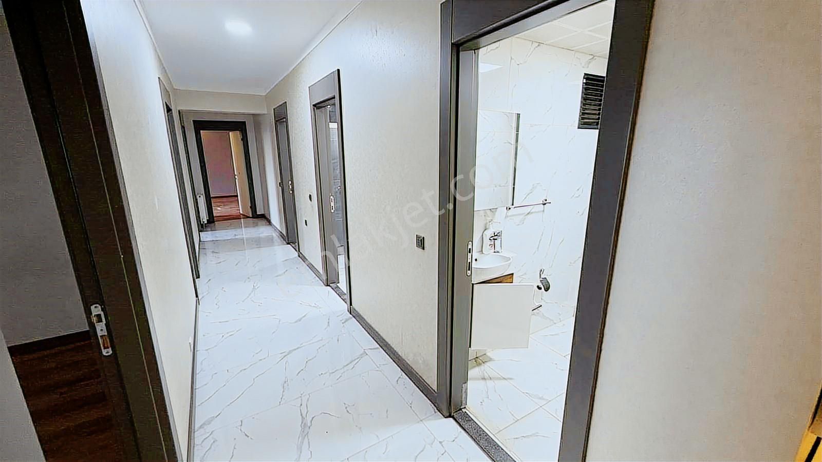 Beyaz'dan Ovacığın En Prestijli Sitesinden 4+1 - Görsel 30