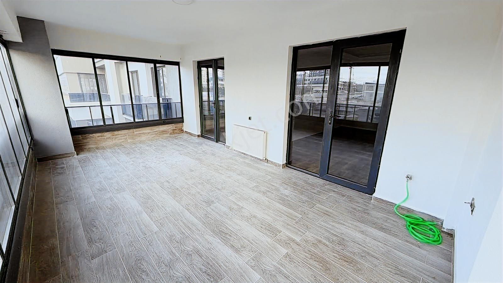 Beyaz'dan Ovacığın En Prestijli Sitesinden 4+1 - Görsel 9