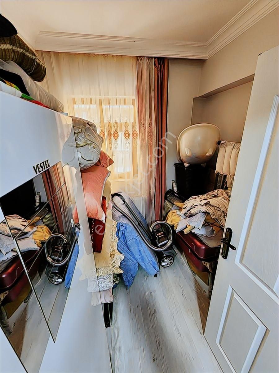 Gül Emlak'tan Eyyüp Cami Yakını 3+1 Giriş Daire - Görsel 9