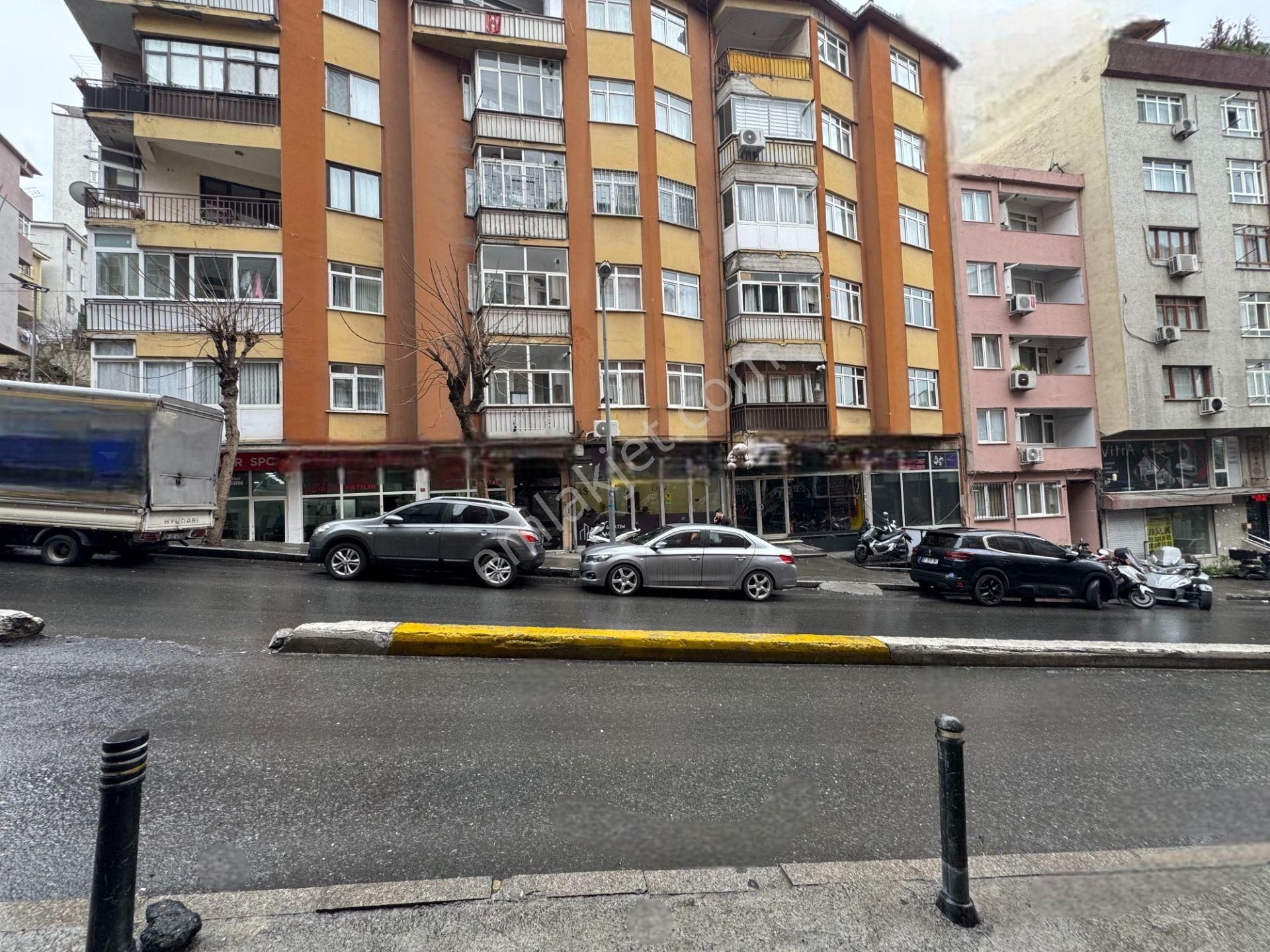 Mecidiyeköy'de İşlek Lokasyonda Devren Kiralık Büfe - Görsel 4