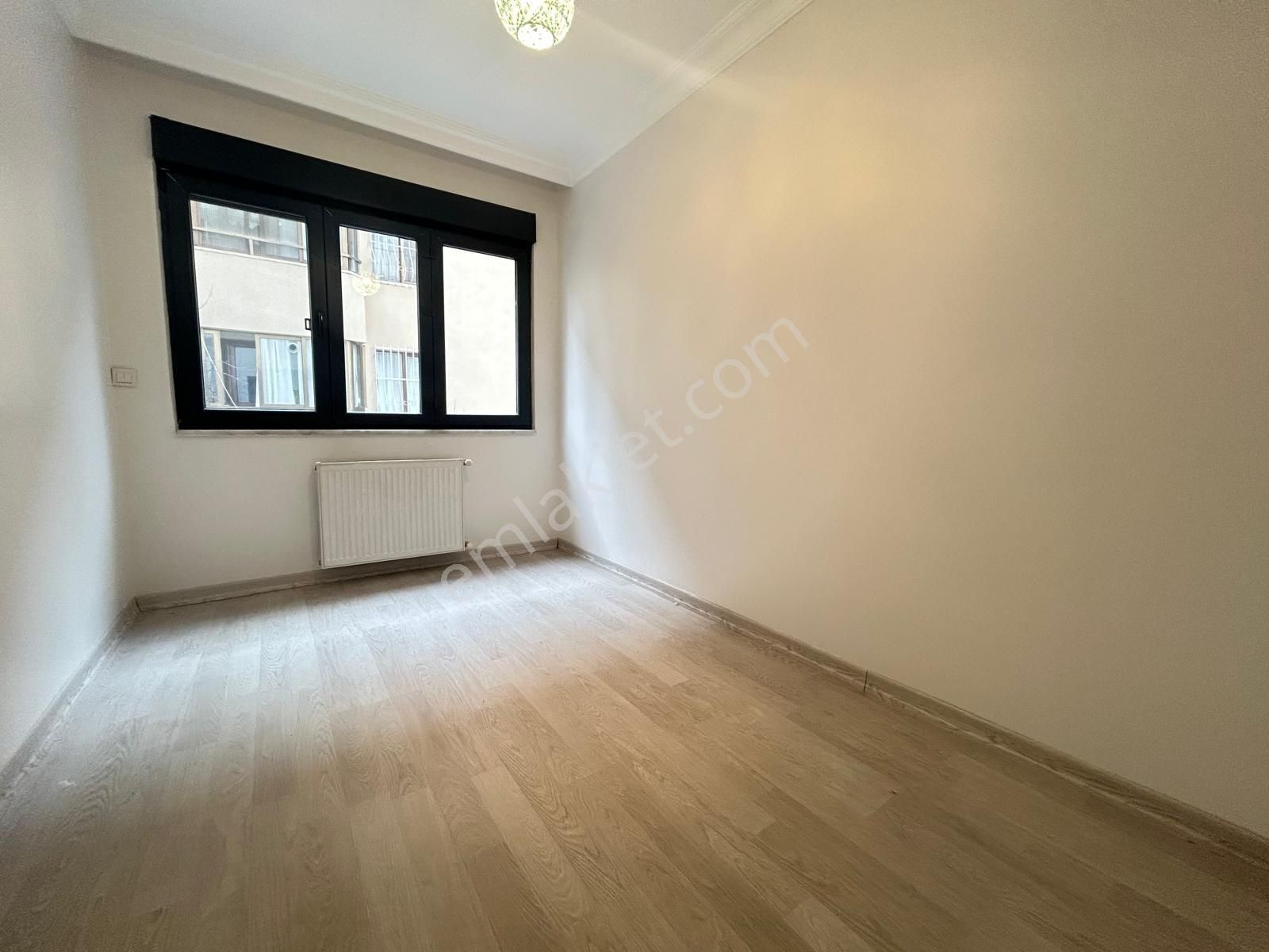 Kozyatağın'da Genç Bina Da Balkonlu Ebeveyn Banyolu Net 95m2 3+1 - Görsel 21