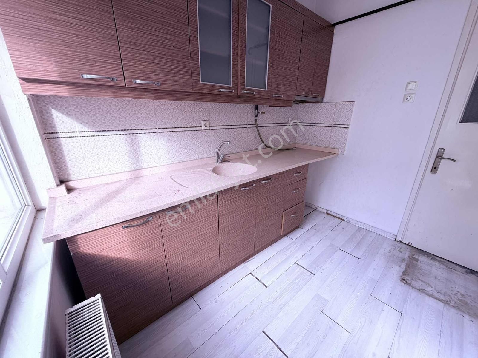 Burcu'dan Çarşı Merkez'de Çift Cephe 2+1 Kiralık Daire - Görsel 16