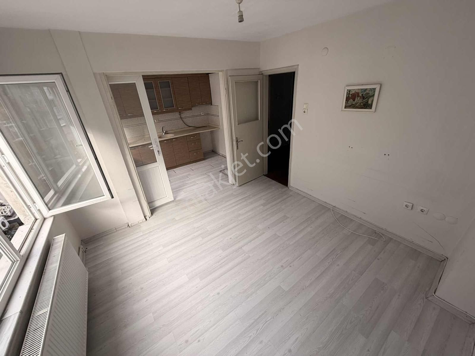Burcu'dan Çarşı Merkez'de Çift Cephe 2+1 Kiralık Daire - Görsel 3